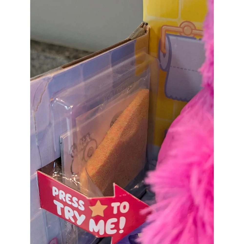 Little LIVE Pets Gotta Go Flamingo In Box Toilet Repeat What I Say READ